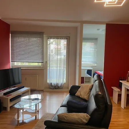 Zwei Mit Balkon Und Stellplatz Voll Moebliert * Τρίερ