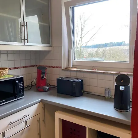 Apartment Zwei Mit Balkon Und Stellplatz Voll Moebliert *